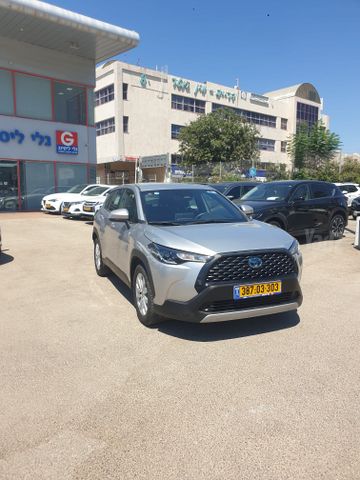 מודעת רכב טויוטה קורולה קרוס