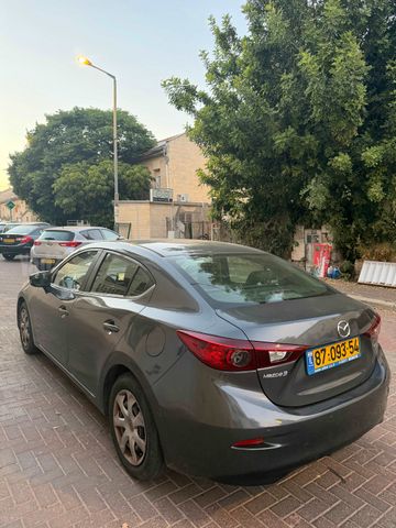 מאזדה 3