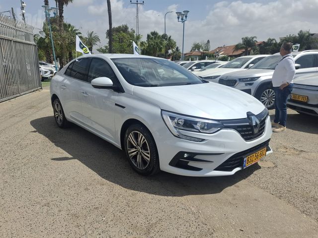 רנו מגאן