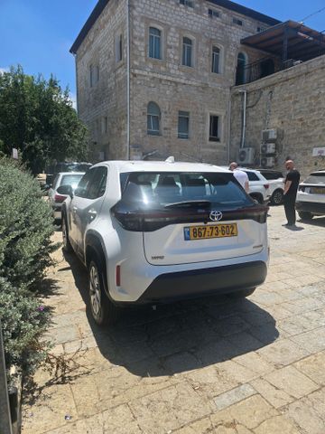 טויוטה יאריס קרוס