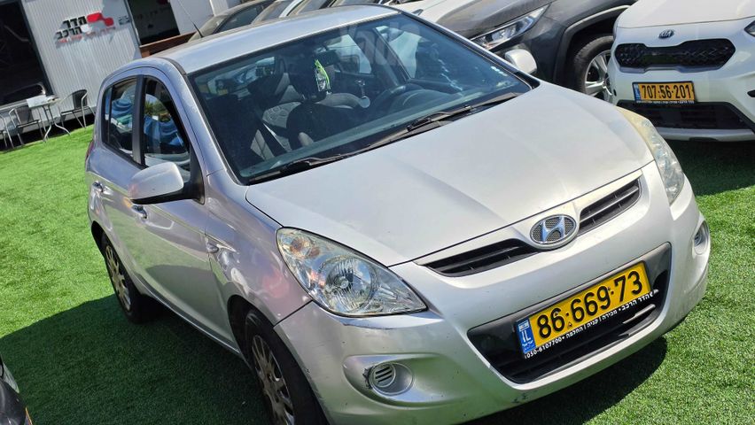 מודעת רכב יונדאי i20