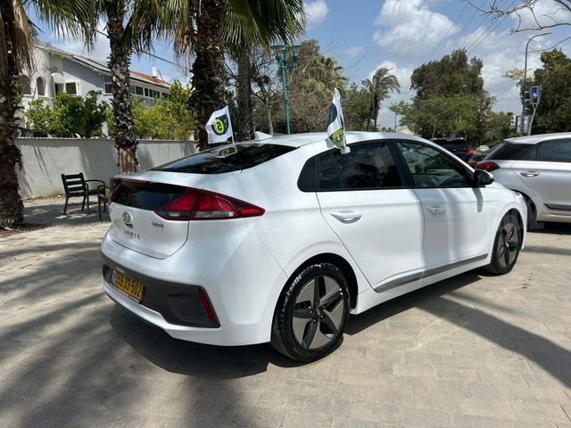 יונדאי איוניק