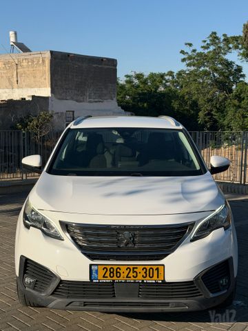 פיג'ו 5008