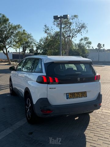 פיג'ו 5008