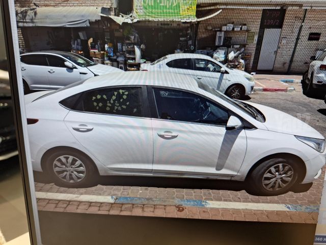 יונדאי אקסנט i25