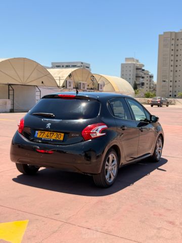 פיג'ו 208
