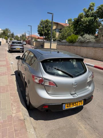 מודעת רכב מאזדה 3