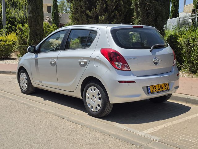יונדאי i20