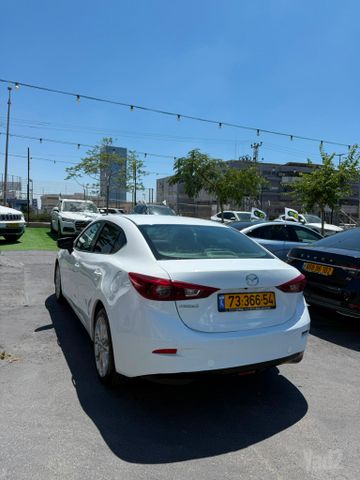 מאזדה 3