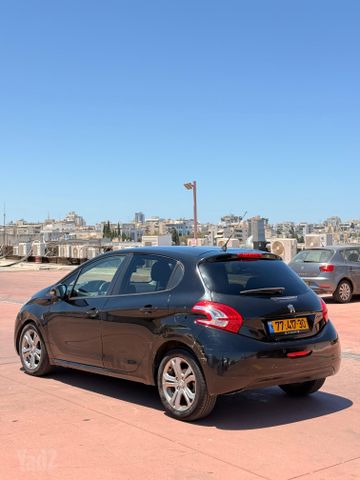 פיג'ו 208