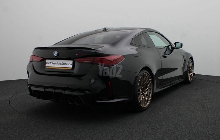 ב מ וו M4