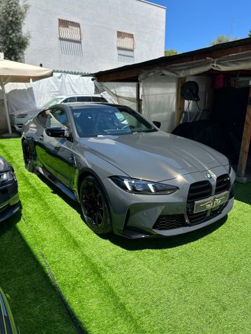 ב מ וו M4
