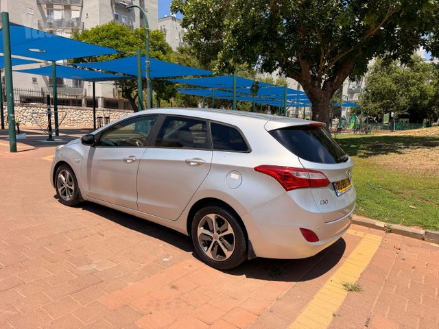 יונדאי i30