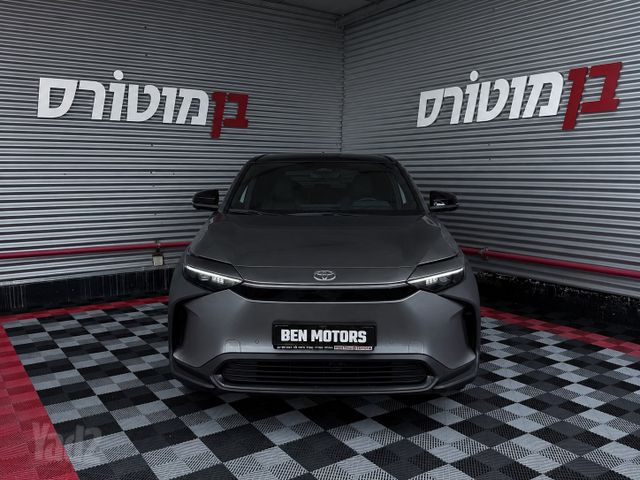 טויוטה bZ4X