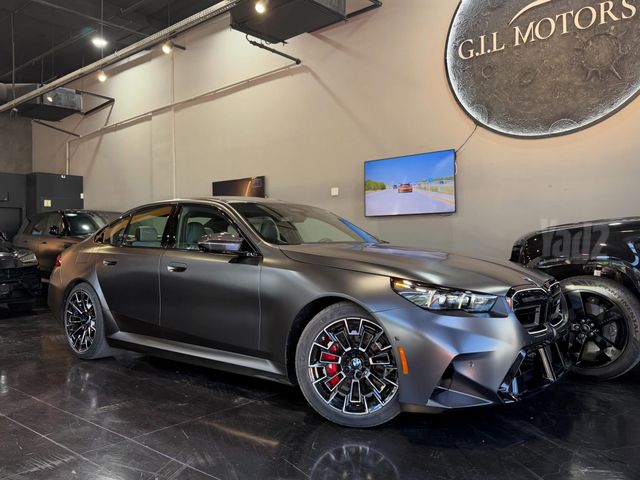 ב מ וו M5