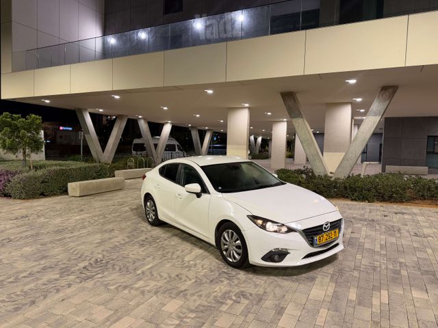 מאזדה 3