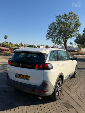 פיג'ו 5008