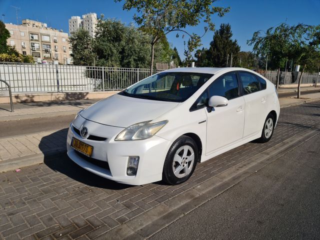 מודעת רכב טויוטה פריוס