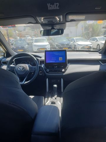 טויוטה קורולה קרוס