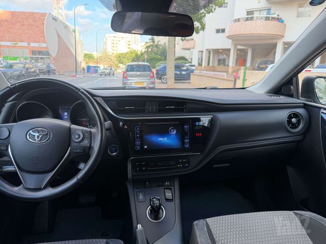 טויוטה אוריס