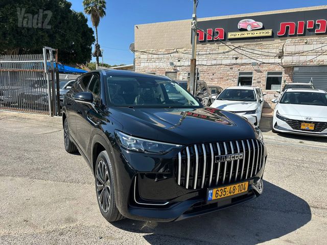 ג'אקו J8