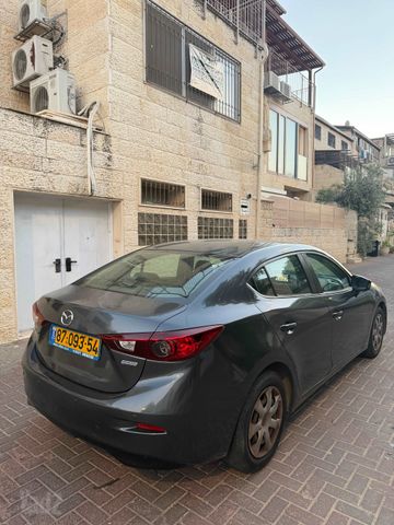 מאזדה 3