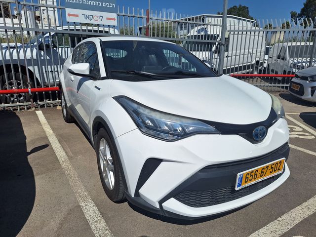 מודעת רכב טויוטה C-HR