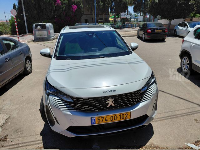 פיג'ו 5008