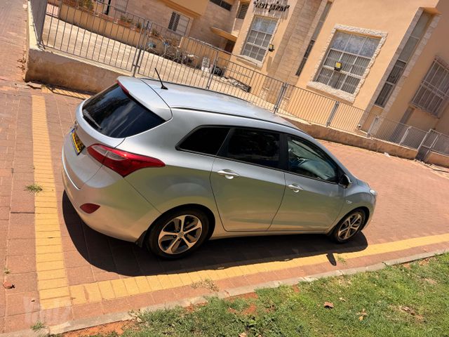 יונדאי i30