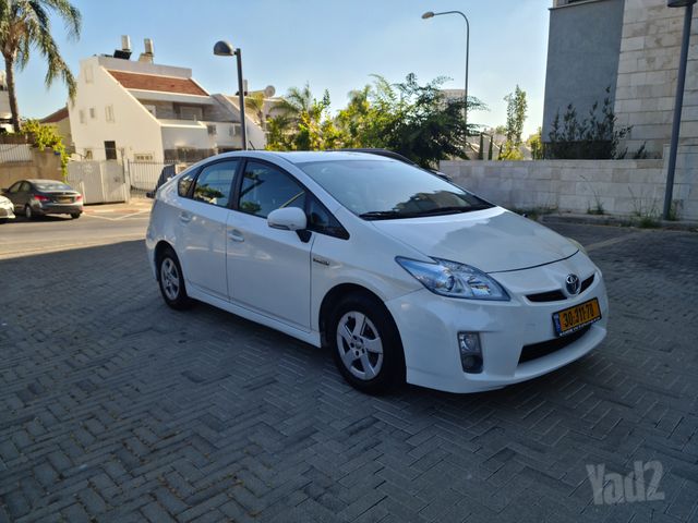 טויוטה פריוס