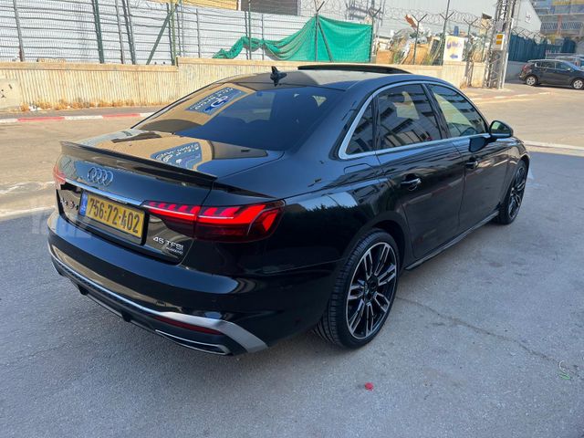 אאודי A4