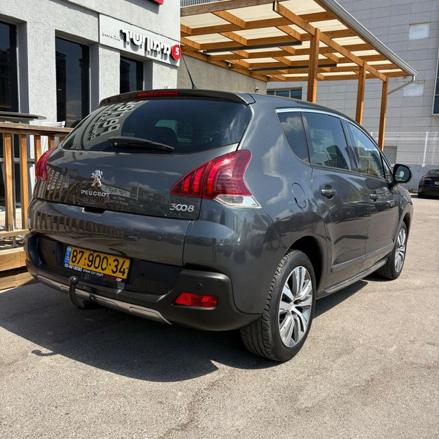 פיג'ו 3008
