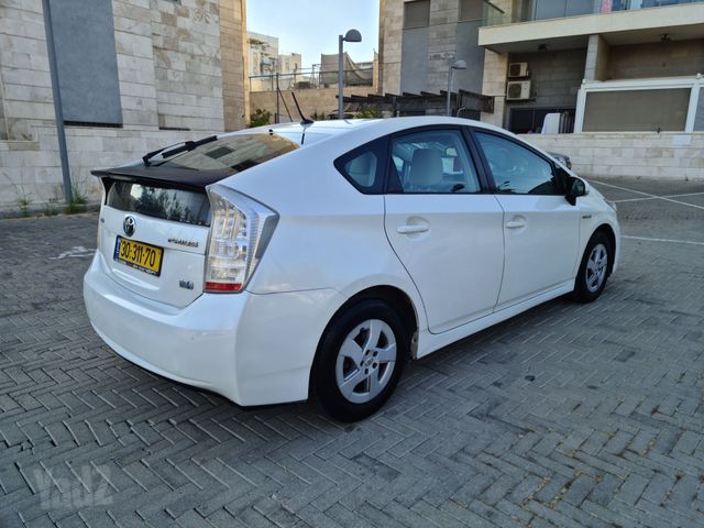טויוטה פריוס