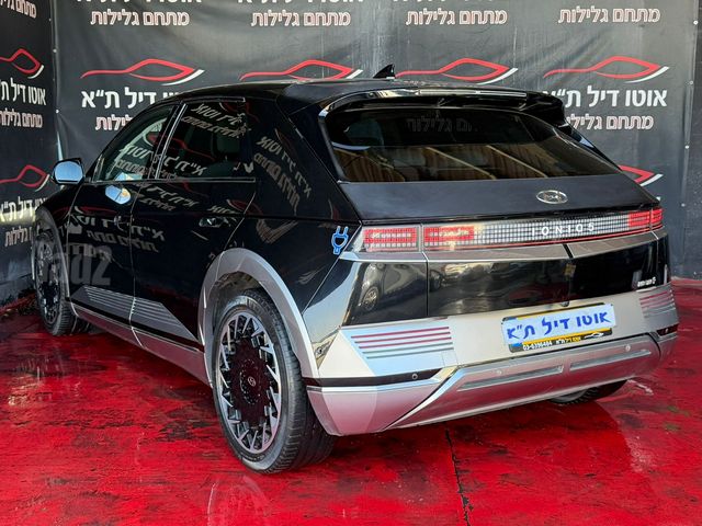 יונדאי איוניק 5