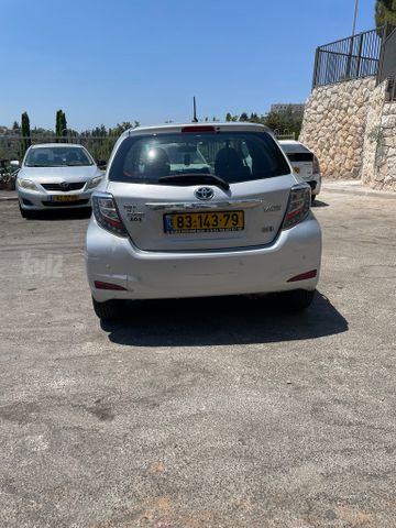 טויוטה יאריס