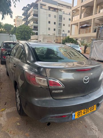 מודעת רכב מאזדה 3