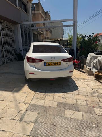 מאזדה 3