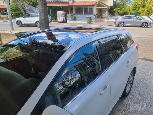 מודעת רכב טויוטה אוריס