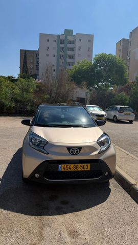טויוטה אייגו X
