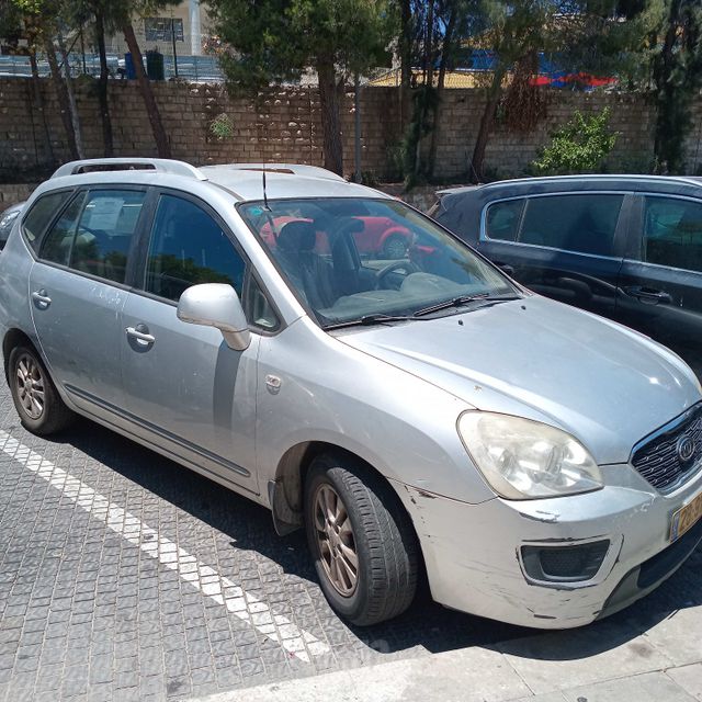 מודעת רכב קיה קארנס