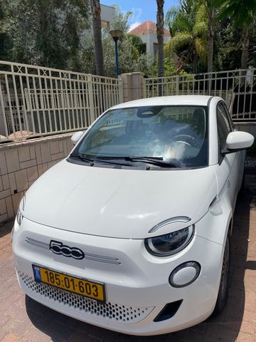מודעת רכב פיאט 500E