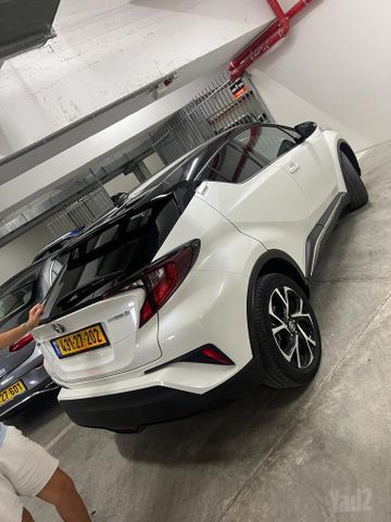 מודעת רכב טויוטה C-HR