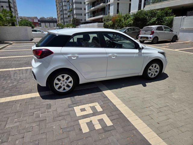 יונדאי i20