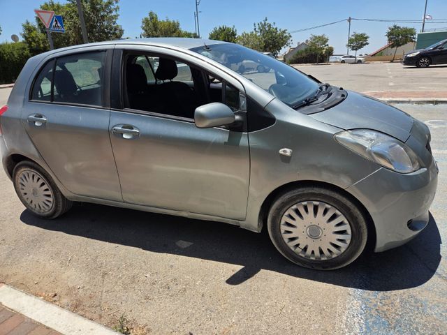 טויוטה יאריס