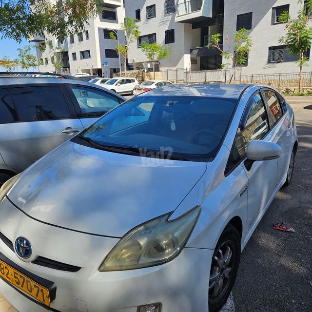 מודעת רכב טויוטה פריוס