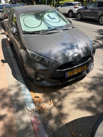 טויוטה יאריס