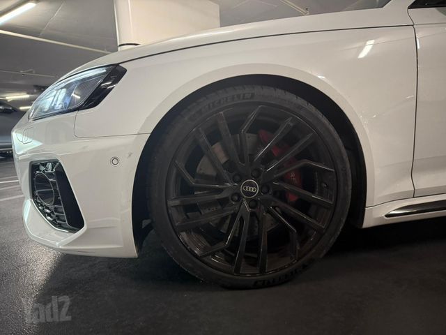 אאודי RS 4