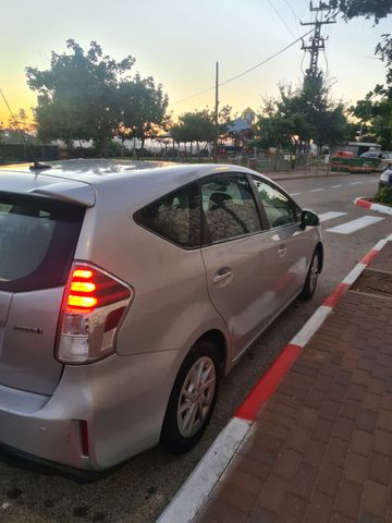 טויוטה פריוס פלוס