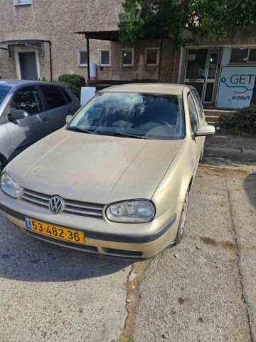 פולקסווגן גולף