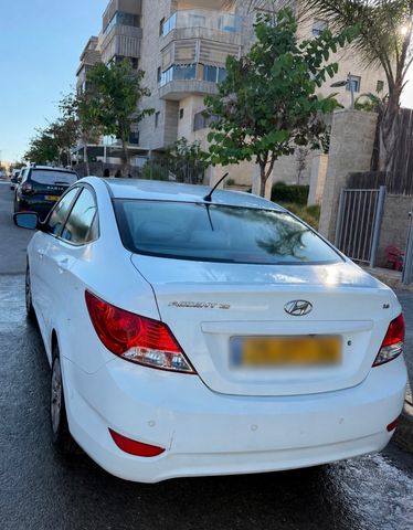 יונדאי אקסנט i25